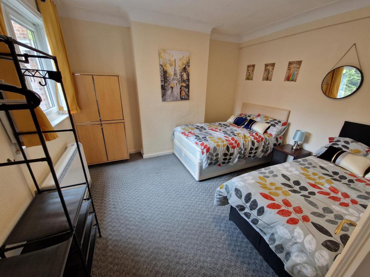 Finchley Holidays Whetstone Экстерьер фото