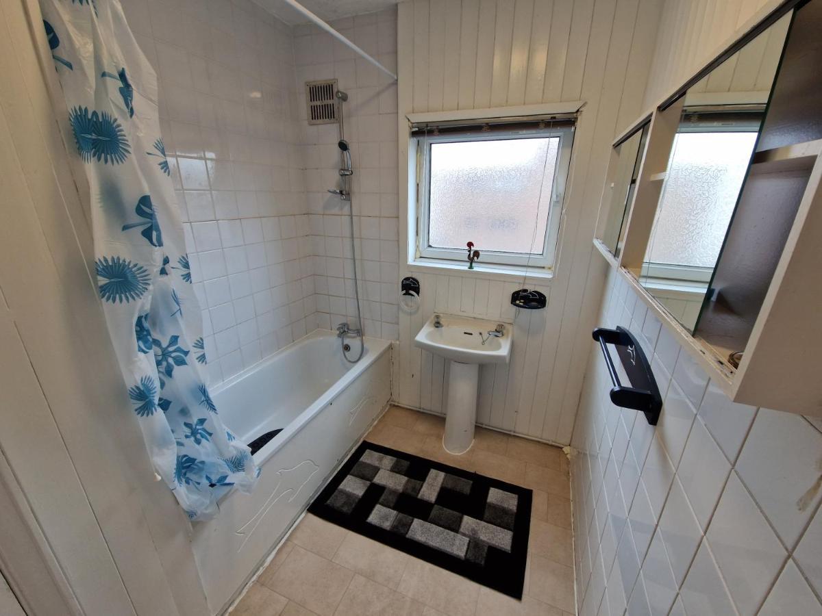 Finchley Holidays Whetstone Экстерьер фото