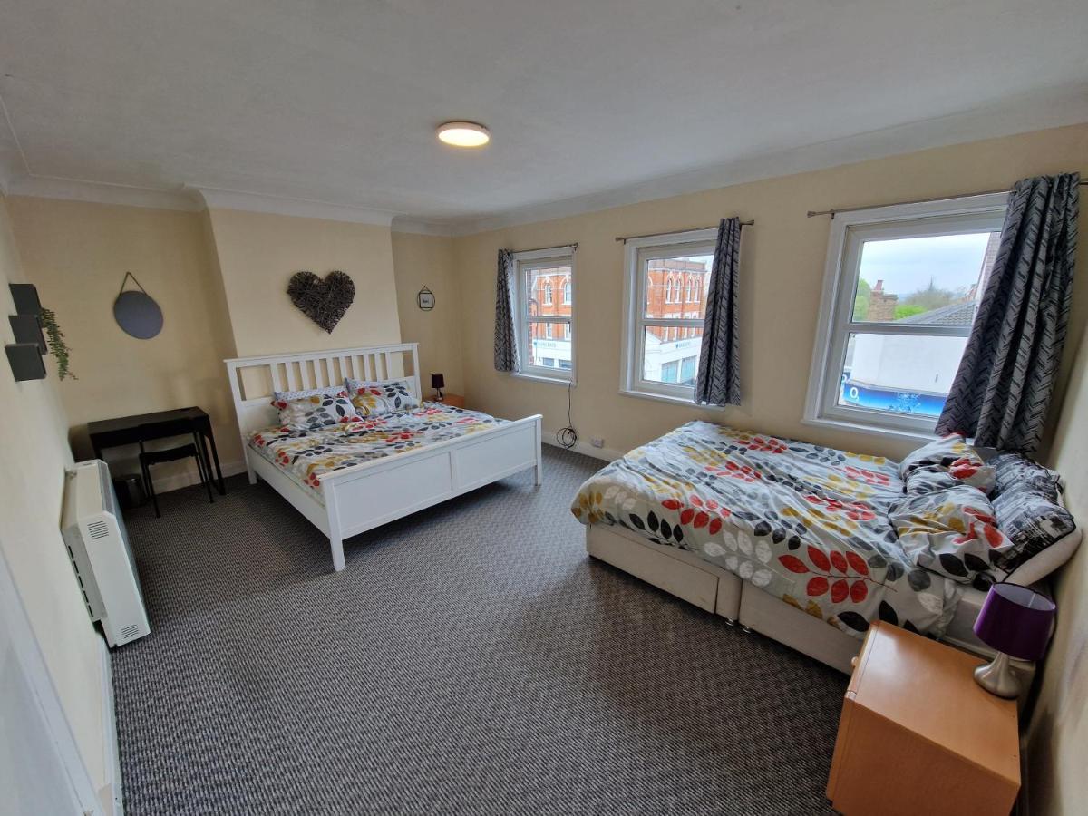 Finchley Holidays Whetstone Экстерьер фото
