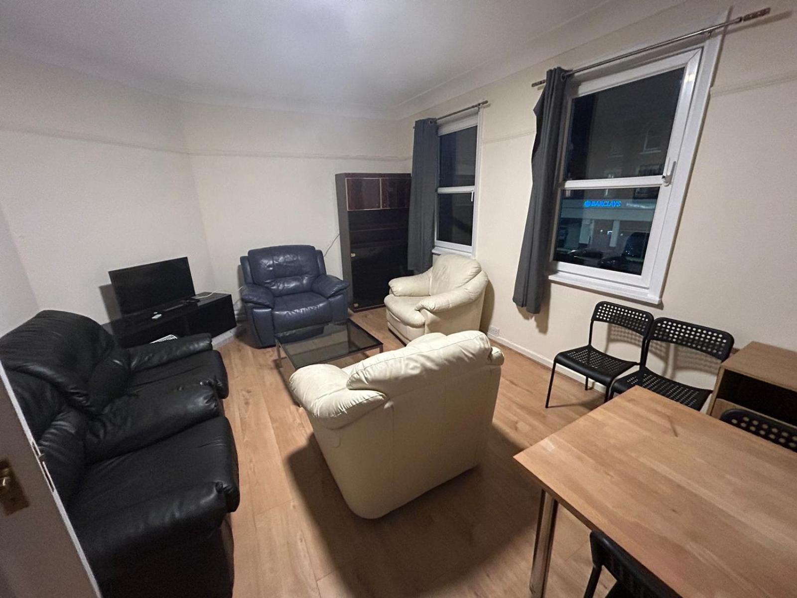 Finchley Holidays Whetstone Экстерьер фото
