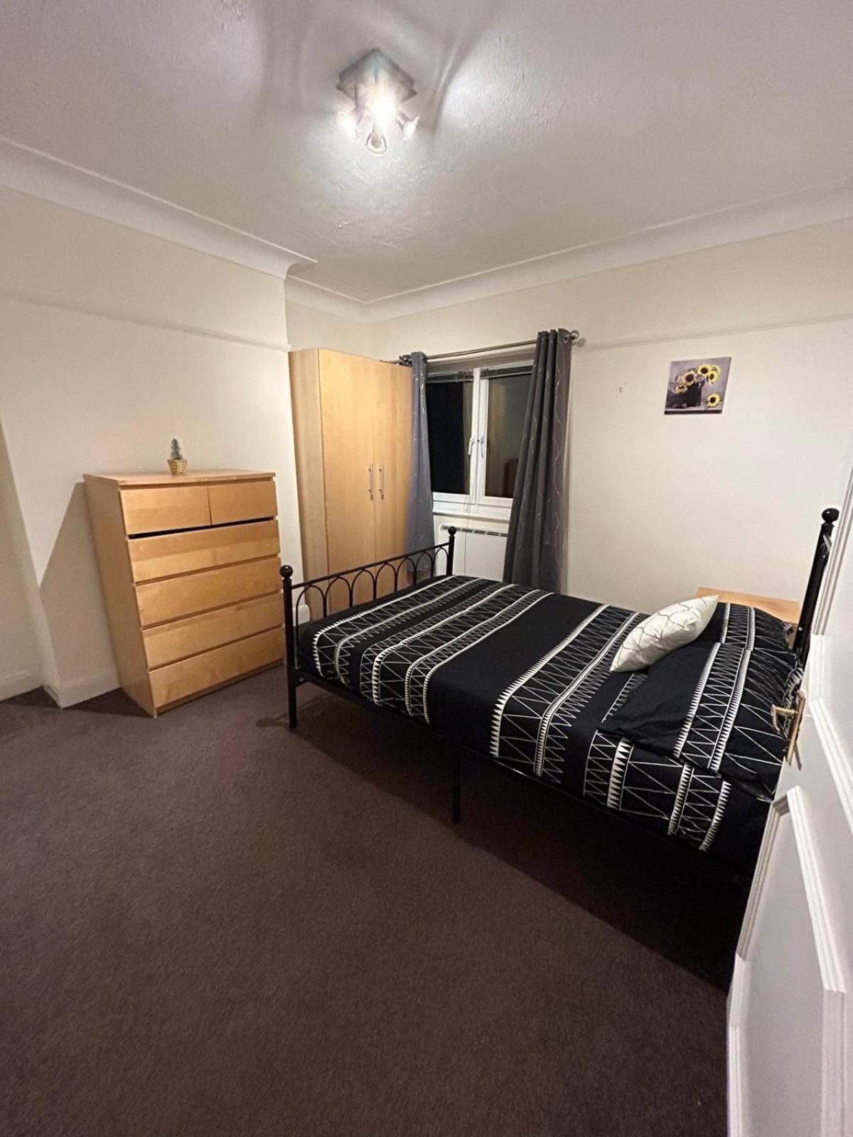 Finchley Holidays Whetstone Экстерьер фото