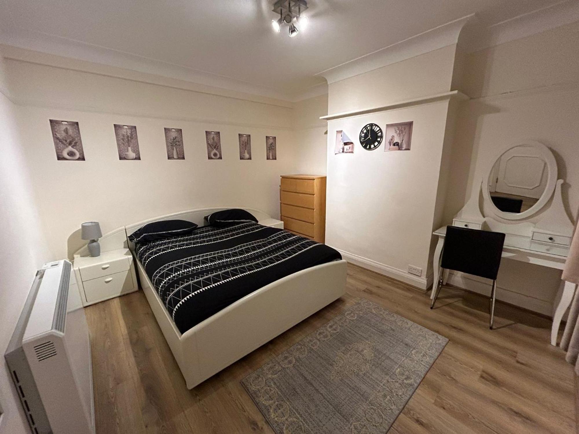 Finchley Holidays Whetstone Экстерьер фото